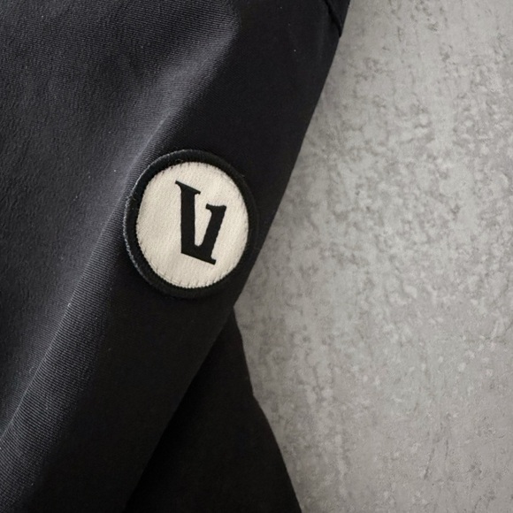 Vuori Elijo Hooded Water Resistant Rain Jacket - Picture 6 of 6